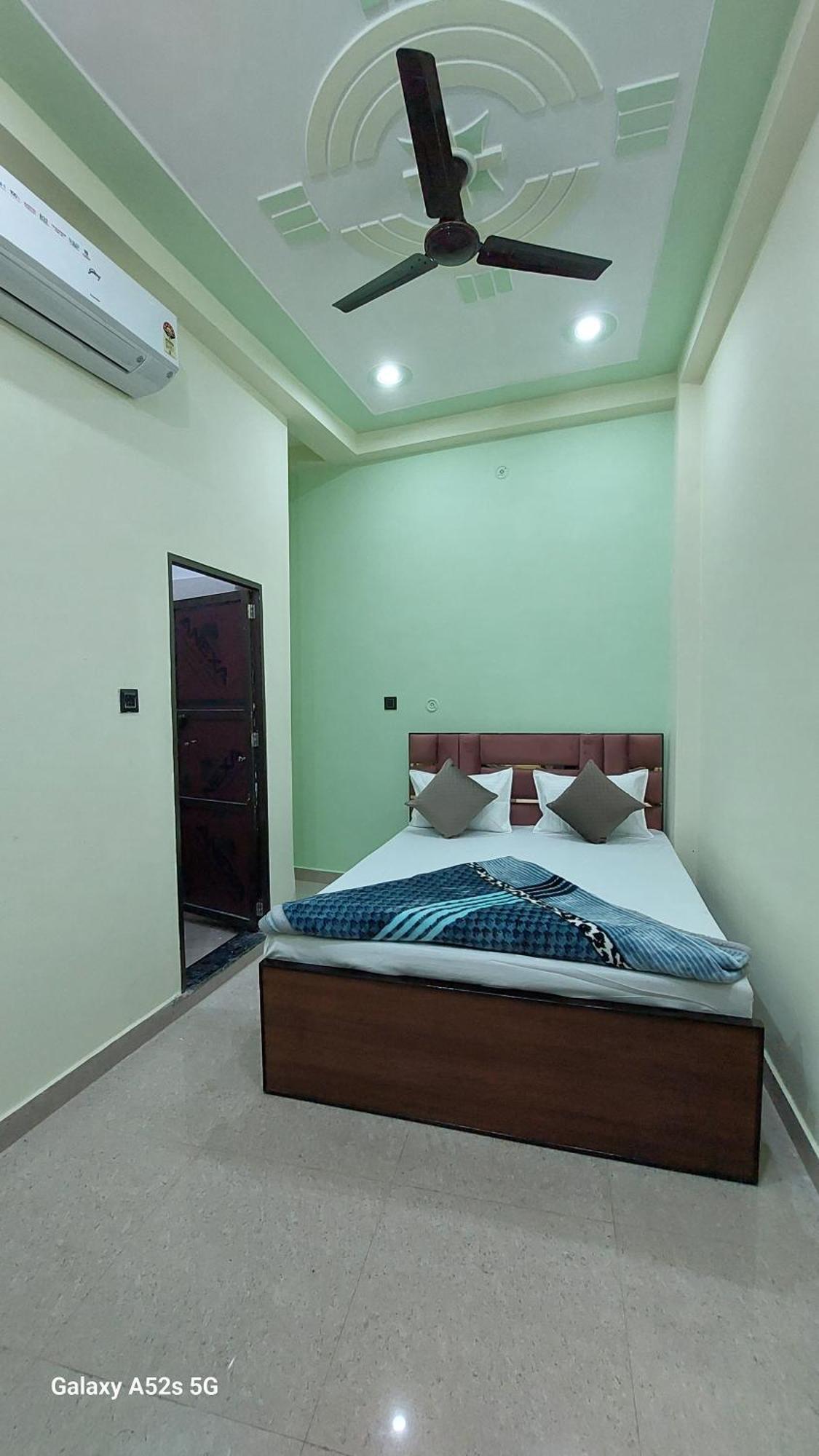 Narayani Paying Guest House Varanasi Luaran gambar