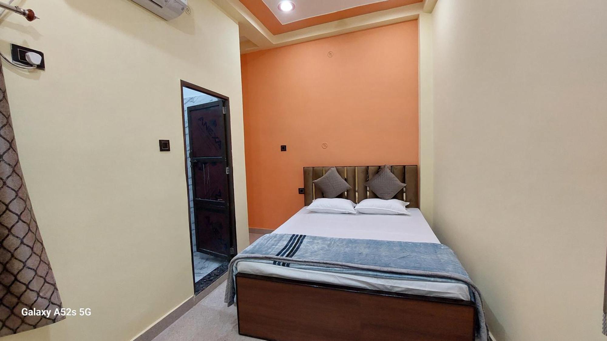 Narayani Paying Guest House Varanasi Luaran gambar