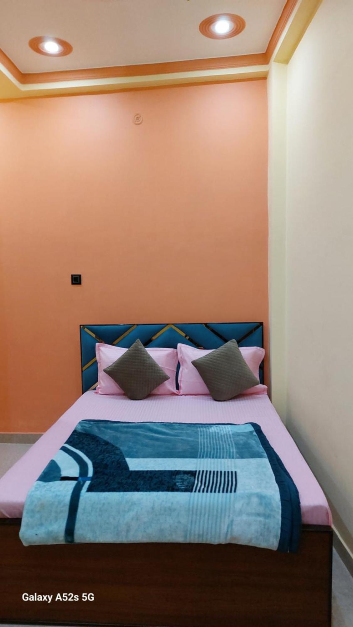 Narayani Paying Guest House Varanasi Luaran gambar